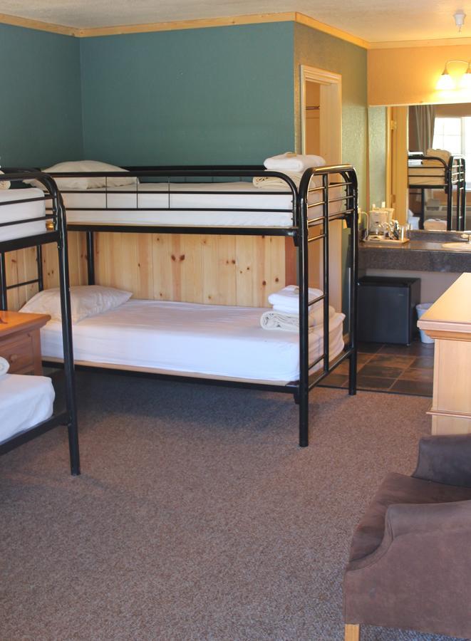 Whitney Portal Hotel And Hostel Лон-Пайн Номер фото